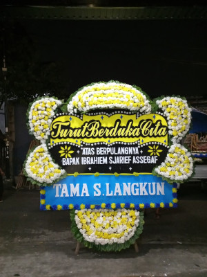 Papan Bunga Duka di Kuta